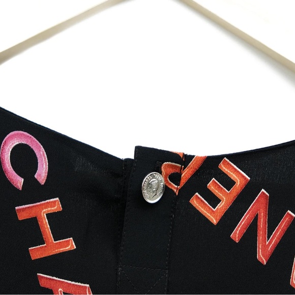 CHANEL 96P Barbie Rouge Silk Tank Shirt Blouse Coco Button 36 XS S 4-6 Runway - Picture 8 of 13